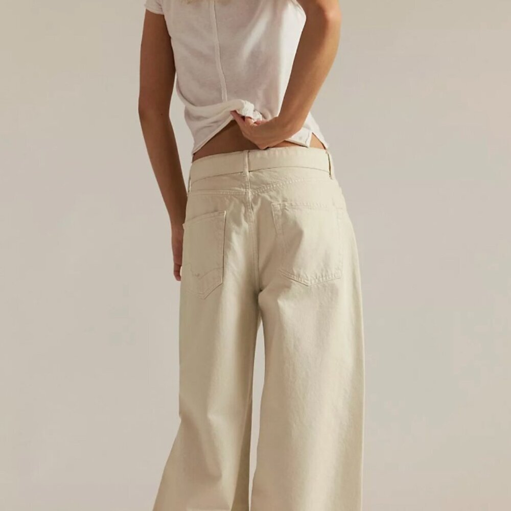 NWT Free People We The Free East Bay Cuffed Jeans White Cream Size 28 $128 - Picture 4 of 4